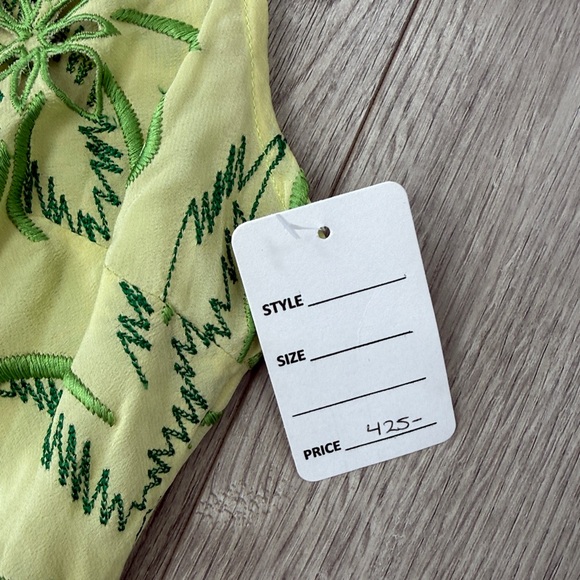 Handmade silk embroidered floral mini dress - Picture 4 of 7